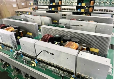 Efisiensi & Beyond: Dampak multi-scenario dari inverter PV modern